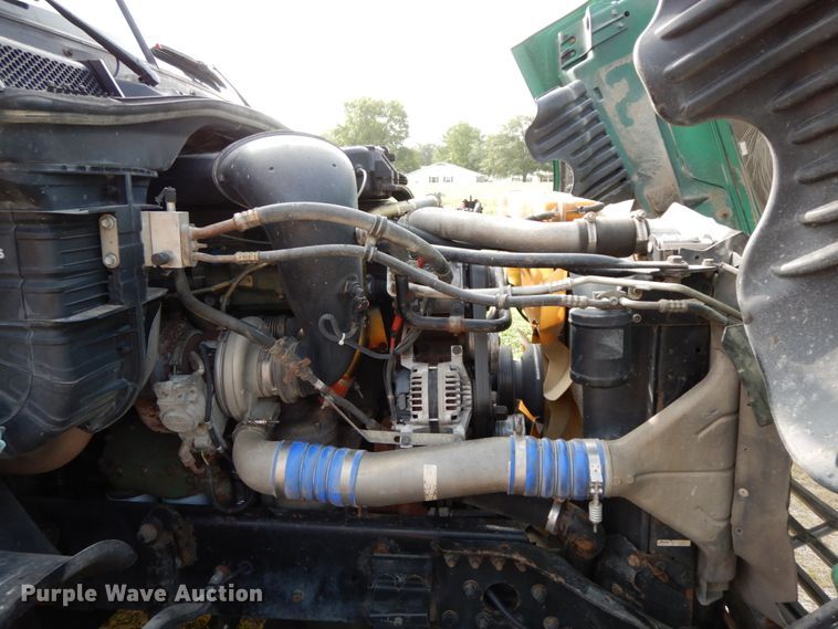 image for item HJ9689 2010 Freightliner Cascadia  semi truck