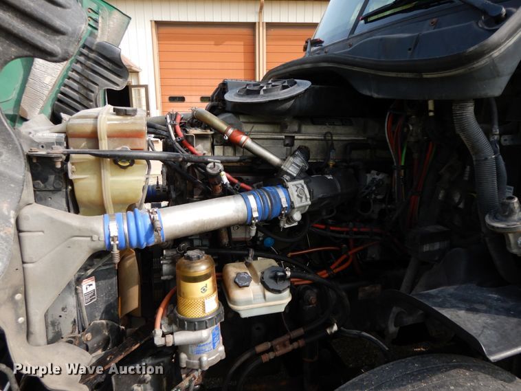 image for item HJ9689 2010 Freightliner Cascadia  semi truck