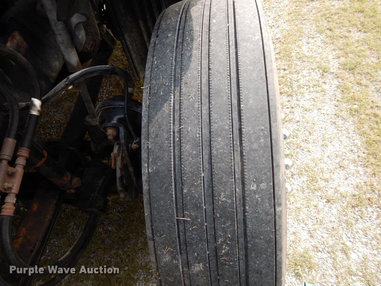 image for item HJ9689 2010 Freightliner Cascadia  semi truck