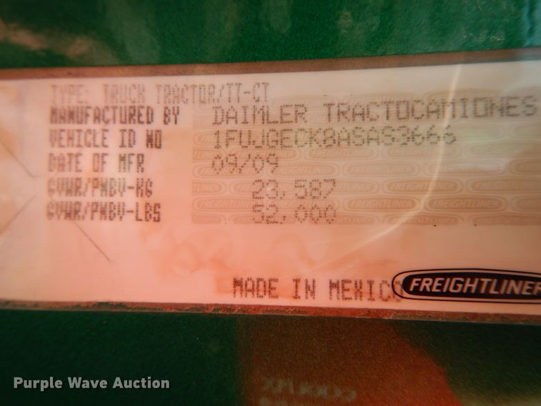 image for item HJ9689 2010 Freightliner Cascadia  semi truck