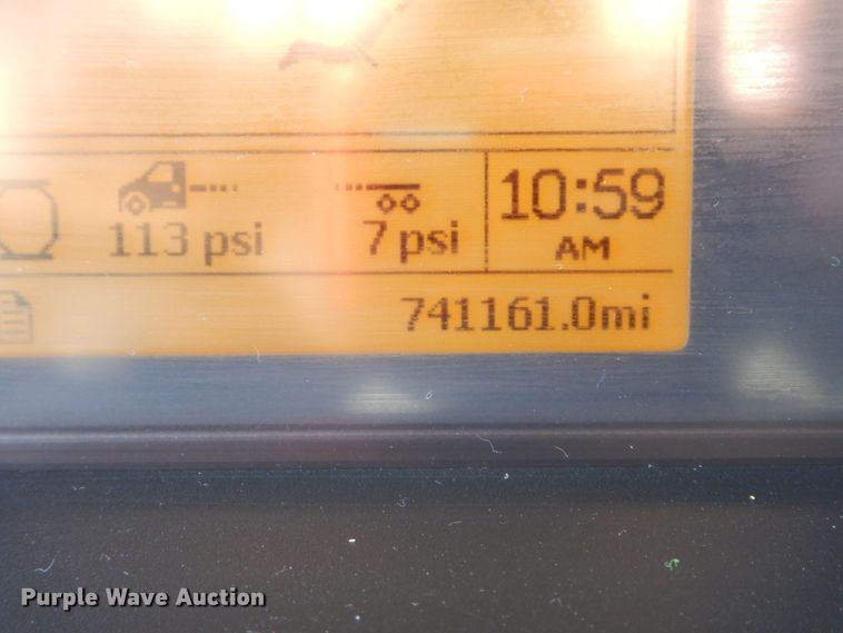 image for item HJ9718 2007 Volvo VN  10th Anniversary Series semi truck