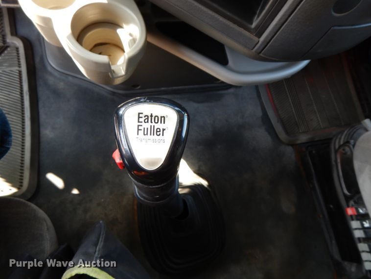 image for item HJ9718 2007 Volvo VN  10th Anniversary Series semi truck