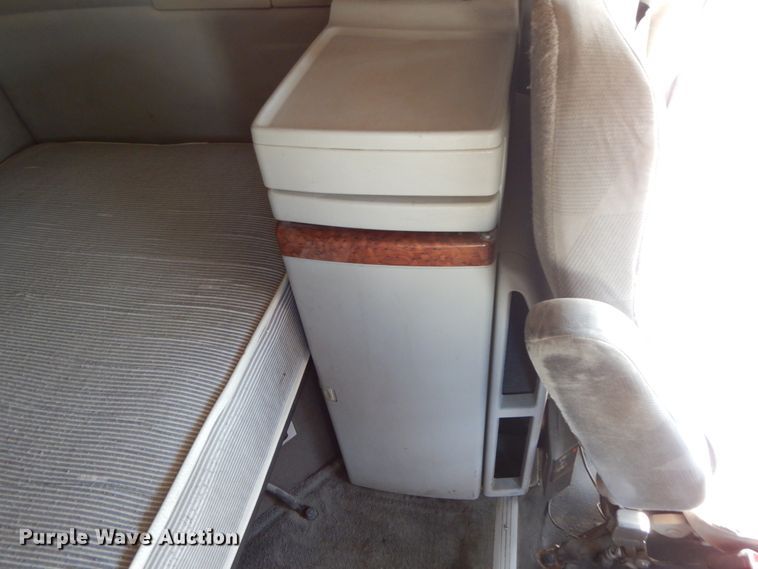 image for item HJ9718 2007 Volvo VN  10th Anniversary Series semi truck