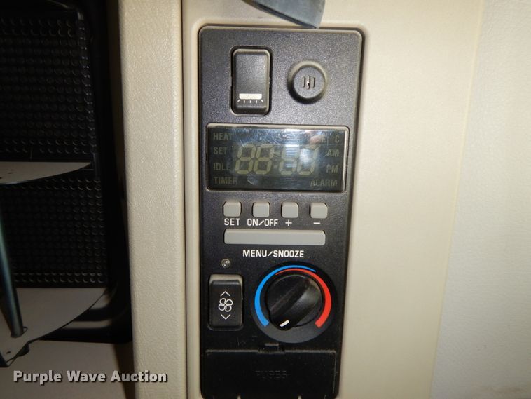 image for item HJ9718 2007 Volvo VN  10th Anniversary Series semi truck