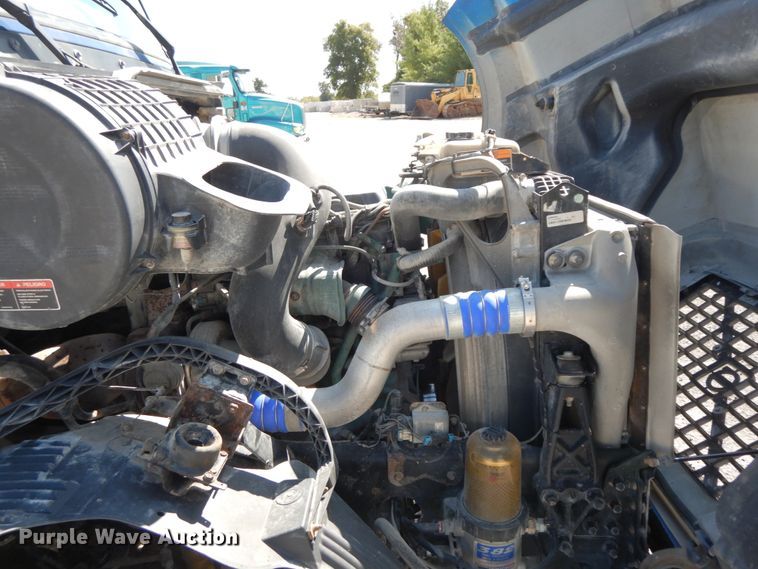 image for item HJ9718 2007 Volvo VN  10th Anniversary Series semi truck