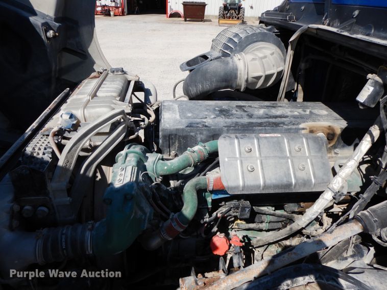 image for item HJ9718 2007 Volvo VN  10th Anniversary Series semi truck