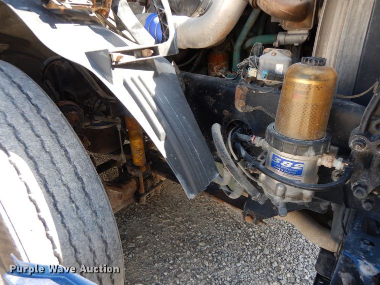 image for item HJ9718 2007 Volvo VN  10th Anniversary Series semi truck