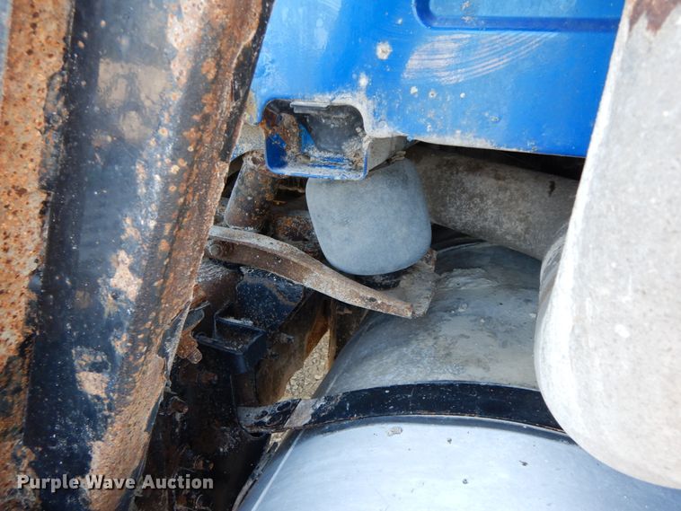 image for item HJ9718 2007 Volvo VN  10th Anniversary Series semi truck