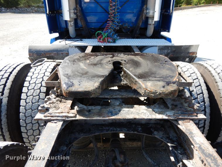 image for item HJ9718 2007 Volvo VN  10th Anniversary Series semi truck