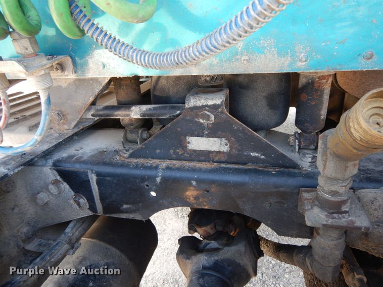 image for item HJ9719 2000 International 9200i  semi truck