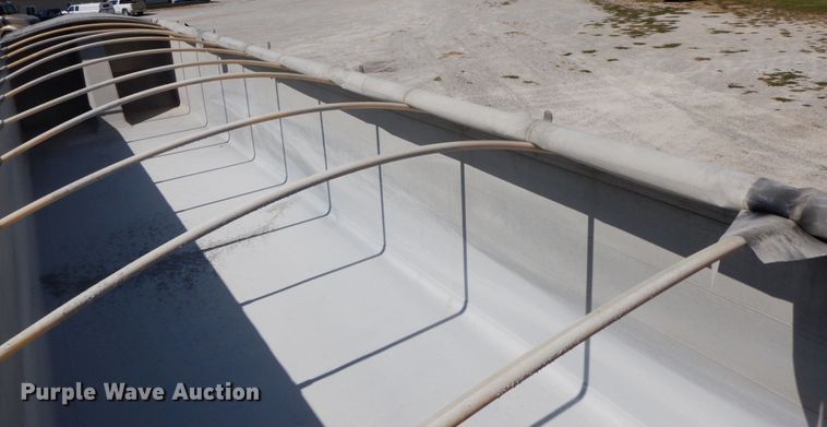 image for item HJ9720 2008 Travis end dump trailer