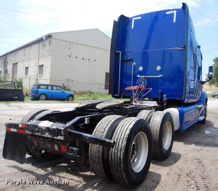 image for item HJ9803 2007 Peterbilt 387  semi truck