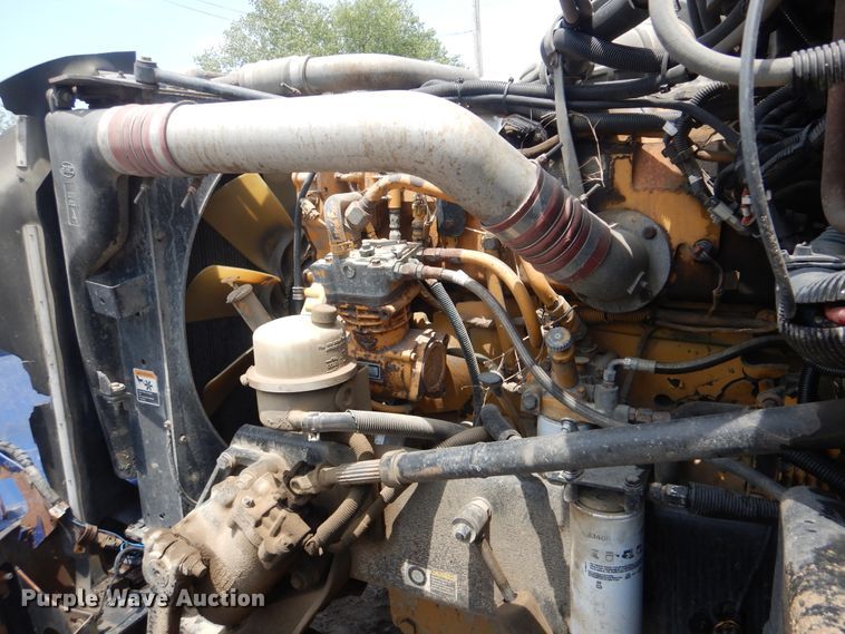 image for item HJ9803 2007 Peterbilt 387  semi truck