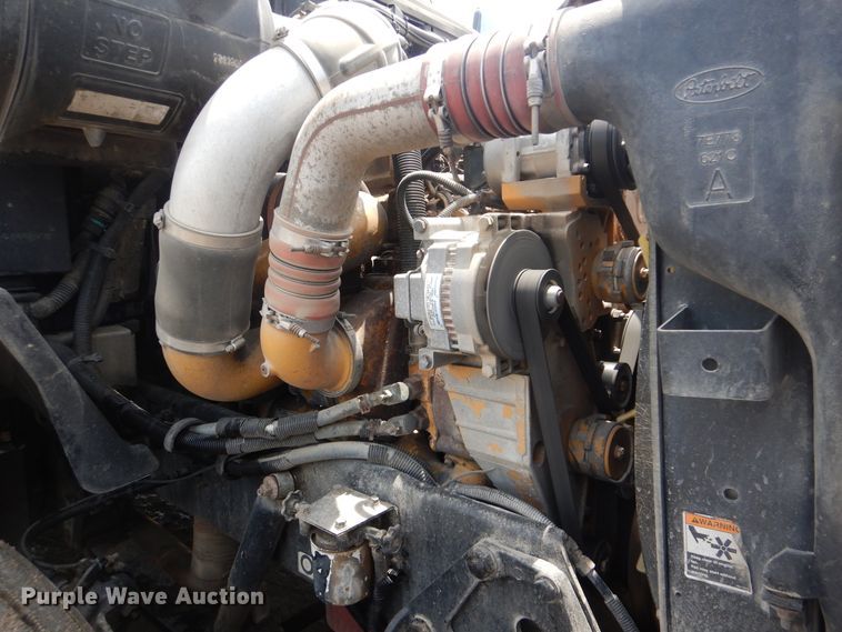 image for item HJ9803 2007 Peterbilt 387  semi truck