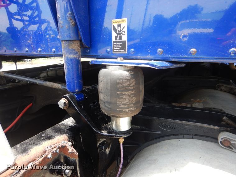 image for item HJ9803 2007 Peterbilt 387  semi truck