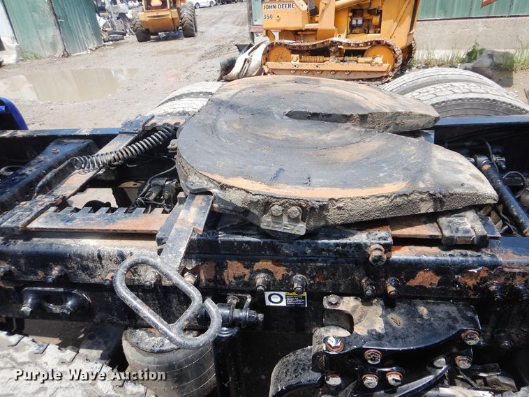 image for item HJ9803 2007 Peterbilt 387  semi truck