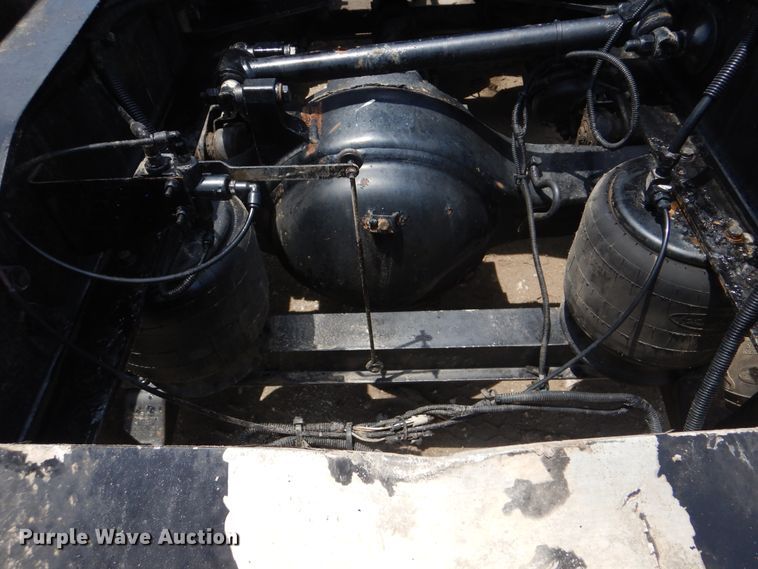 image for item HJ9803 2007 Peterbilt 387  semi truck