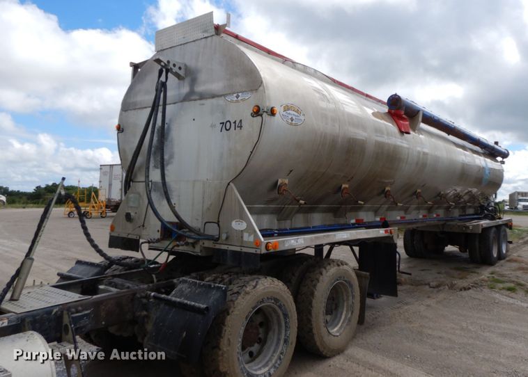 image for item HM9742 2006 Hensley ATL-36-28-8 feed delivery trailer