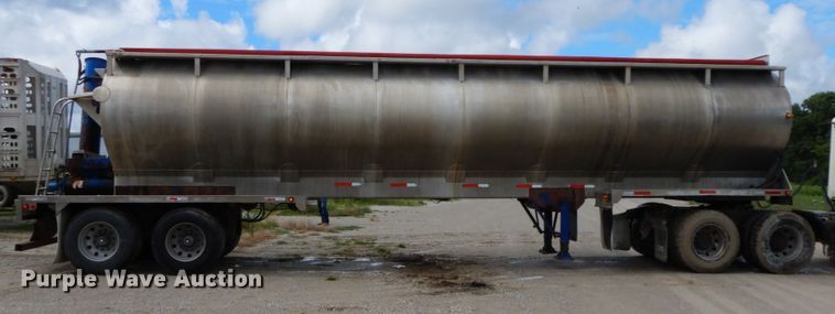 image for item HM9742 2006 Hensley ATL-36-28-8 feed delivery trailer