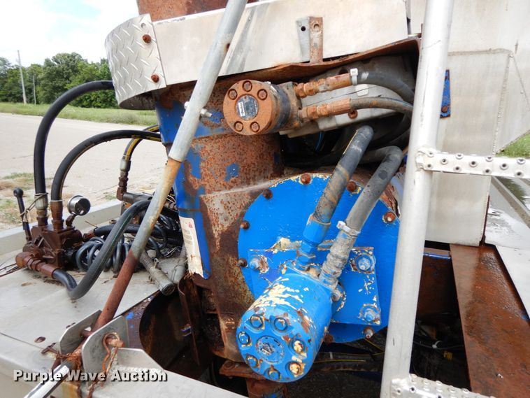 image for item HM9742 2006 Hensley ATL-36-28-8 feed delivery trailer