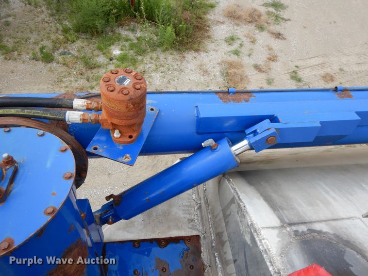 image for item HM9742 2006 Hensley ATL-36-28-8 feed delivery trailer