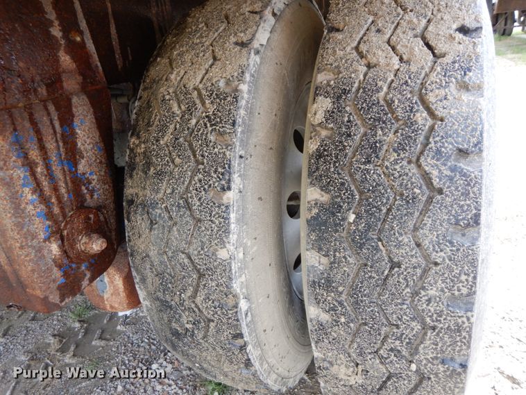 image for item HM9742 2006 Hensley ATL-36-28-8 feed delivery trailer