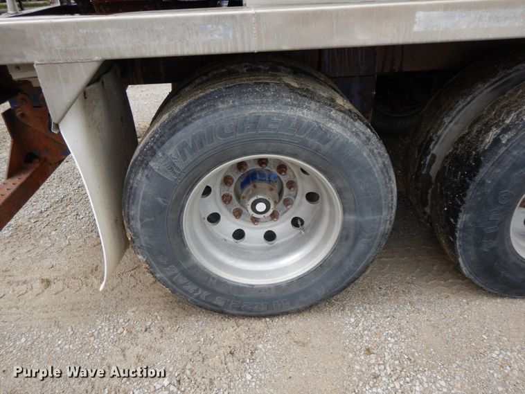 image for item HM9742 2006 Hensley ATL-36-28-8 feed delivery trailer