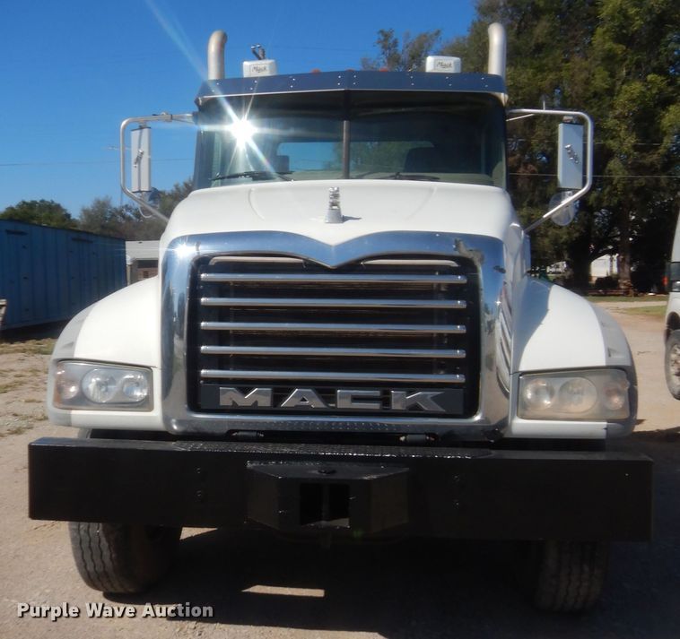image for item HS9714 2012 Mack GU713  semi truck