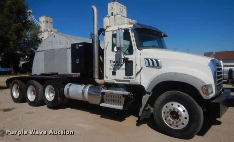image for item HS9714 2012 Mack GU713  semi truck