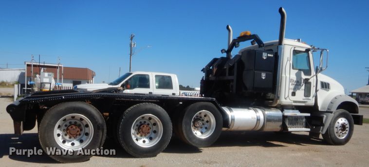image for item HS9714 2012 Mack GU713  semi truck