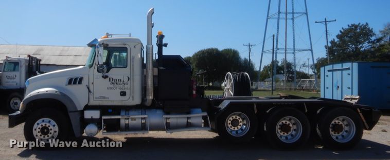 image for item HS9714 2012 Mack GU713  semi truck