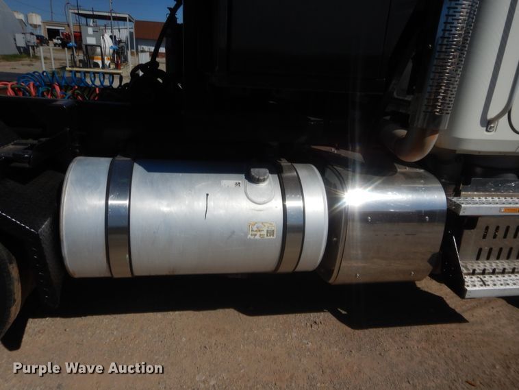 image for item HS9714 2012 Mack GU713  semi truck