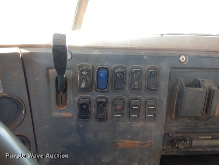 image for item HS9714 2012 Mack GU713  semi truck