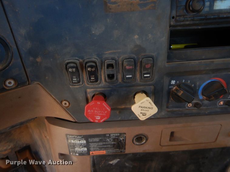 image for item HS9714 2012 Mack GU713  semi truck