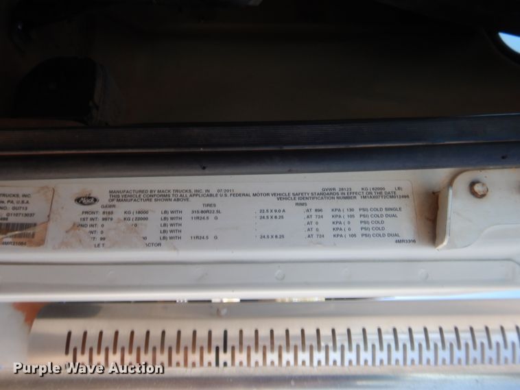 image for item HS9714 2012 Mack GU713  semi truck