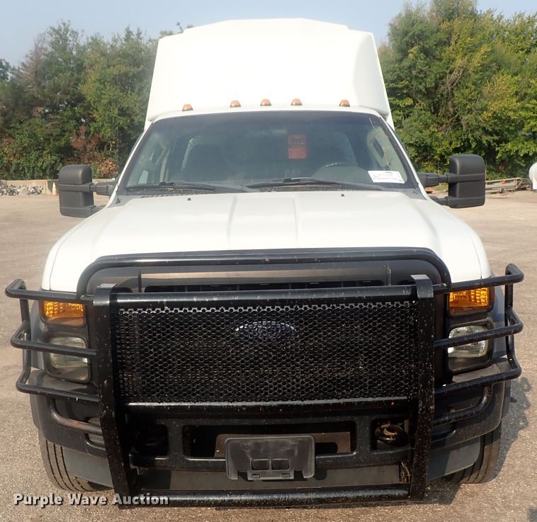 image for item DE0775 2010 Ford F450 Super Duty  SuperCab utility truck