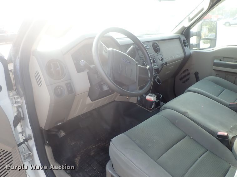 image for item DE0775 2010 Ford F450 Super Duty  SuperCab utility truck