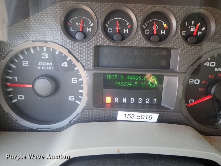 image for item DE0775 2010 Ford F450 Super Duty  SuperCab utility truck