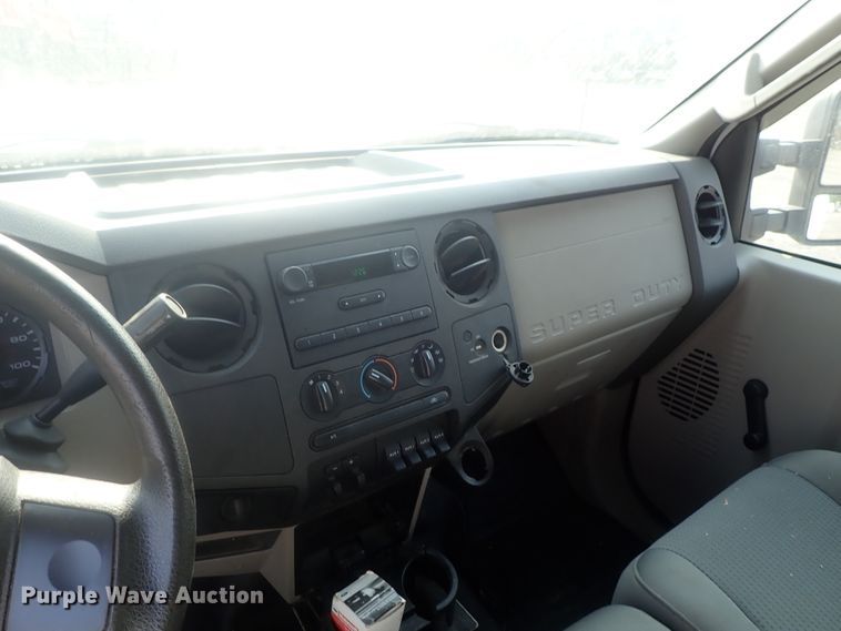 image for item DE0775 2010 Ford F450 Super Duty  SuperCab utility truck