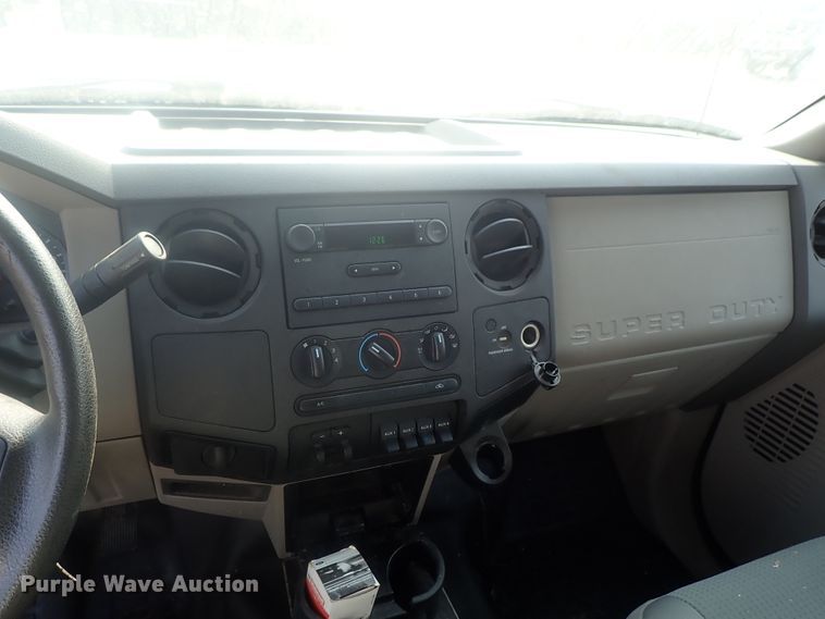 image for item DE0775 2010 Ford F450 Super Duty  SuperCab utility truck