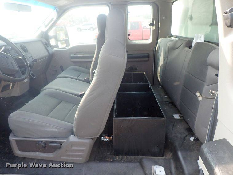 image for item DE0775 2010 Ford F450 Super Duty  SuperCab utility truck