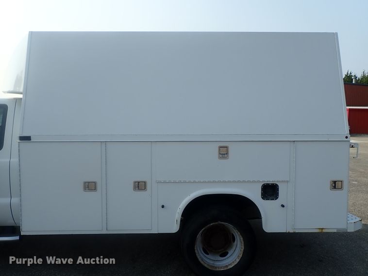 image for item DE0775 2010 Ford F450 Super Duty  SuperCab utility truck