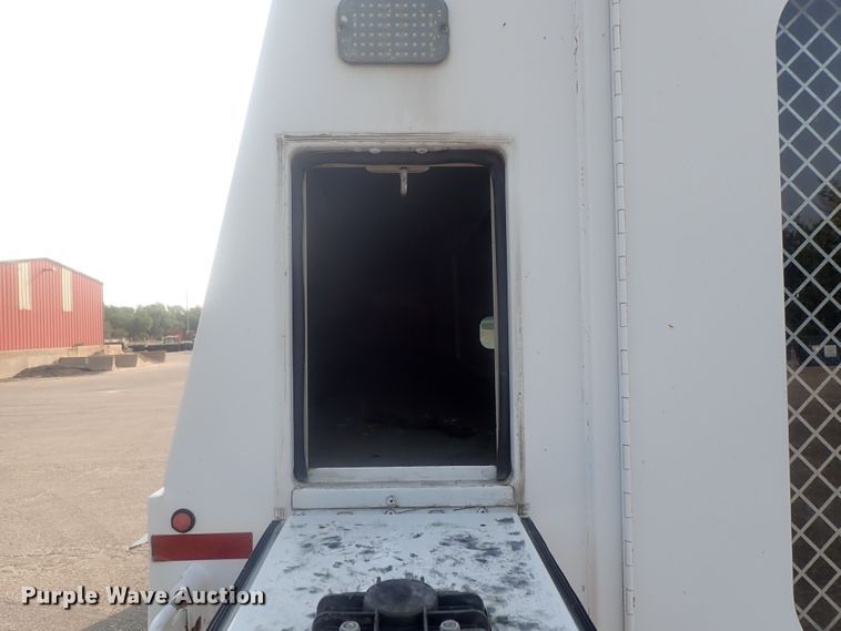 image for item DE0775 2010 Ford F450 Super Duty  SuperCab utility truck