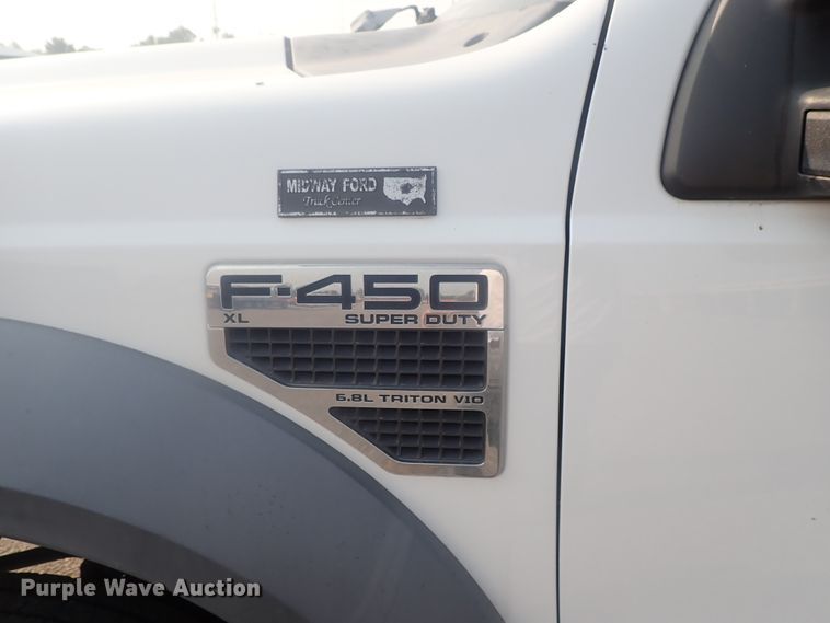 image for item DE0775 2010 Ford F450 Super Duty  SuperCab utility truck
