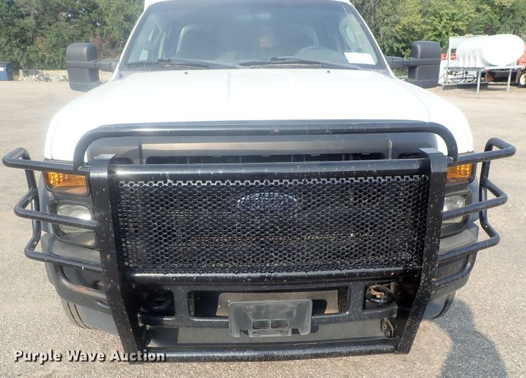 image for item DE0775 2010 Ford F450 Super Duty  SuperCab utility truck