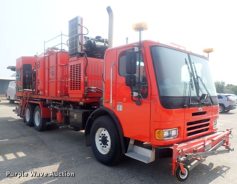 image for item DE0786 2003 Sterling Condor  paint striping truck