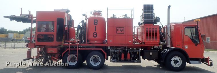 image for item DE0786 2003 Sterling Condor  paint striping truck