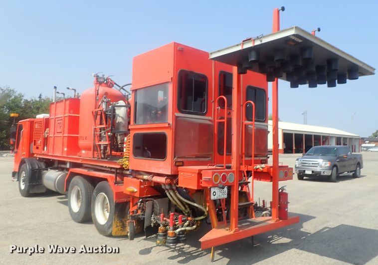 image for item DE0786 2003 Sterling Condor  paint striping truck