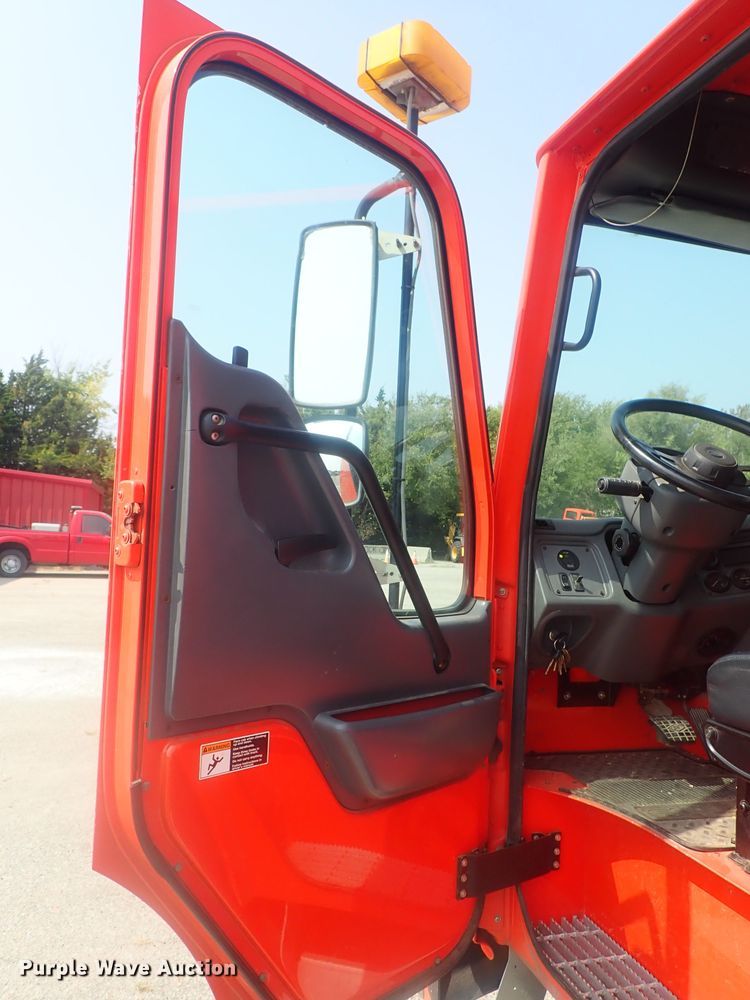 image for item DE0786 2003 Sterling Condor  paint striping truck