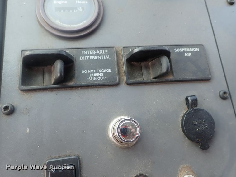 image for item DE0786 2003 Sterling Condor  paint striping truck